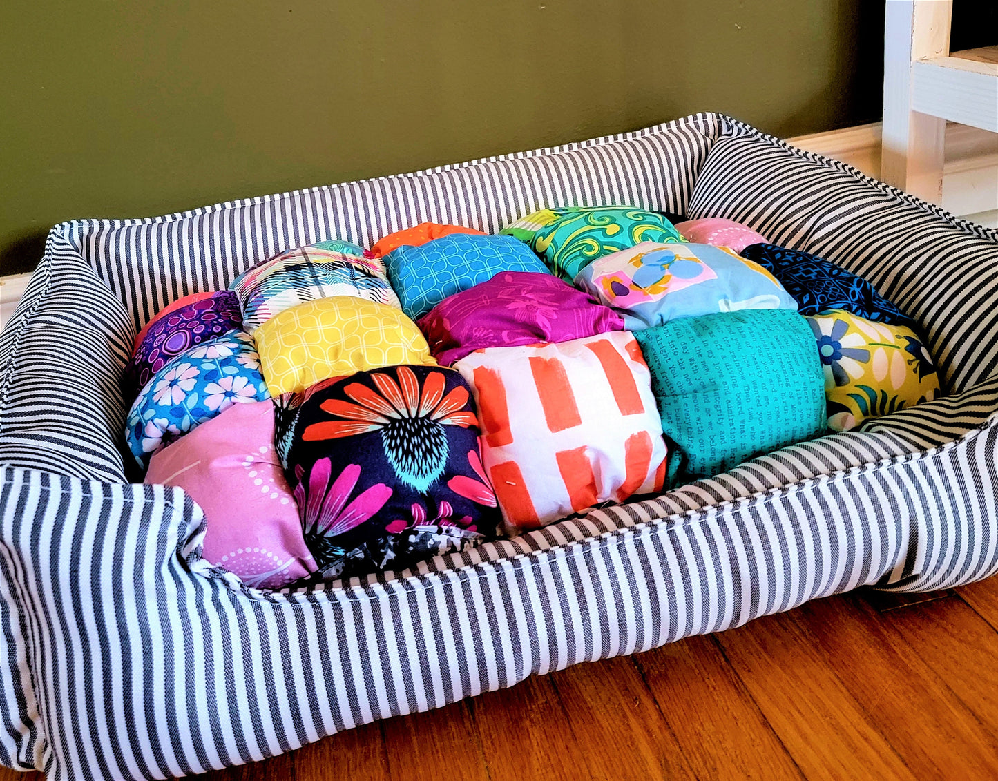 Pet Bed, Portable and washable insert original_2fbe9887-ec14-4667-bb1d-4e35b25cde4c Ped Bed Gingerberry Quilts