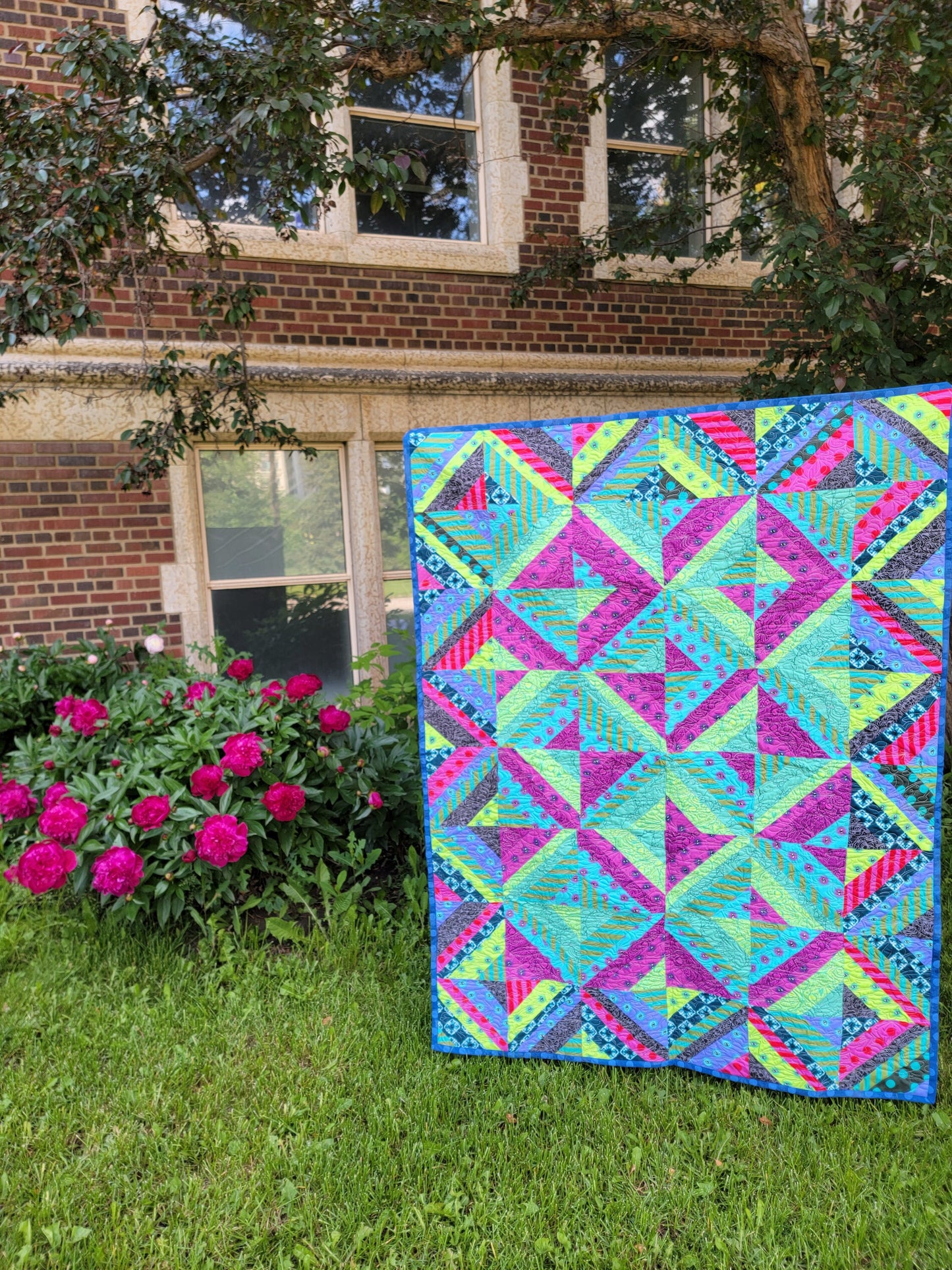 Foursquare Quilt Pattern Booklet, Beginner Friendly (36x54, 54x72)