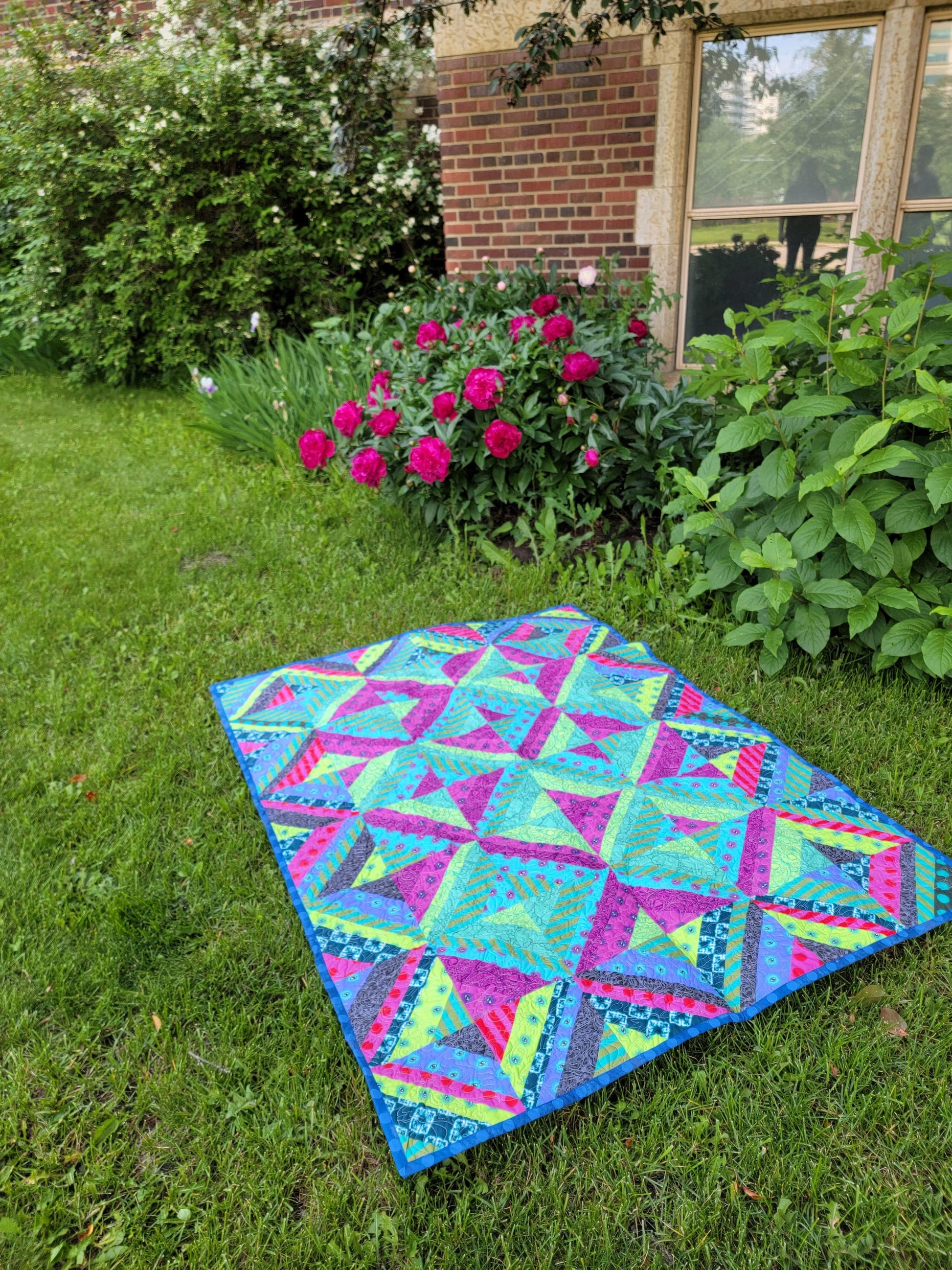 Foursquare Quilt Pattern Booklet, Beginner Friendly (36x54, 54x72)