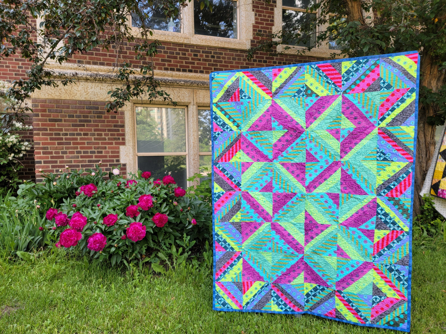 Foursquare Quilt Pattern Booklet, Beginner Friendly (36x54, 54x72)