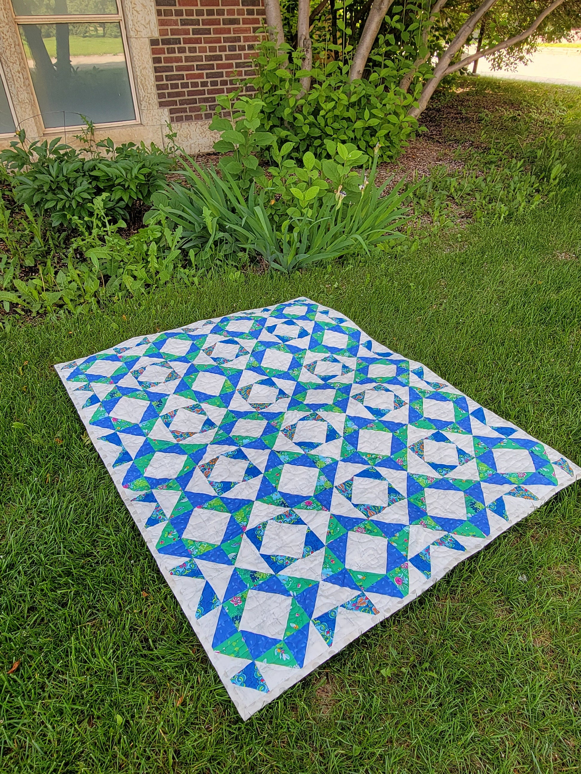 Lynn County Quilt Pattern, Scrap Friendly Design, Baby Throw Twin